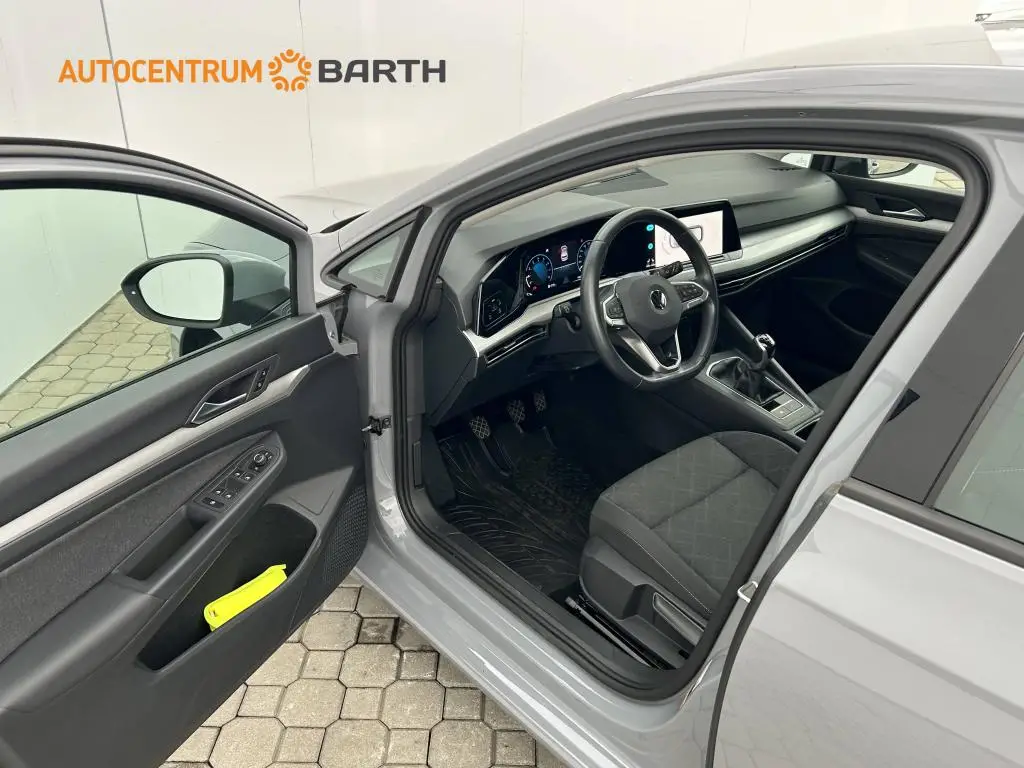 Volkswagen Golf Life 1,0TSi / 81kW