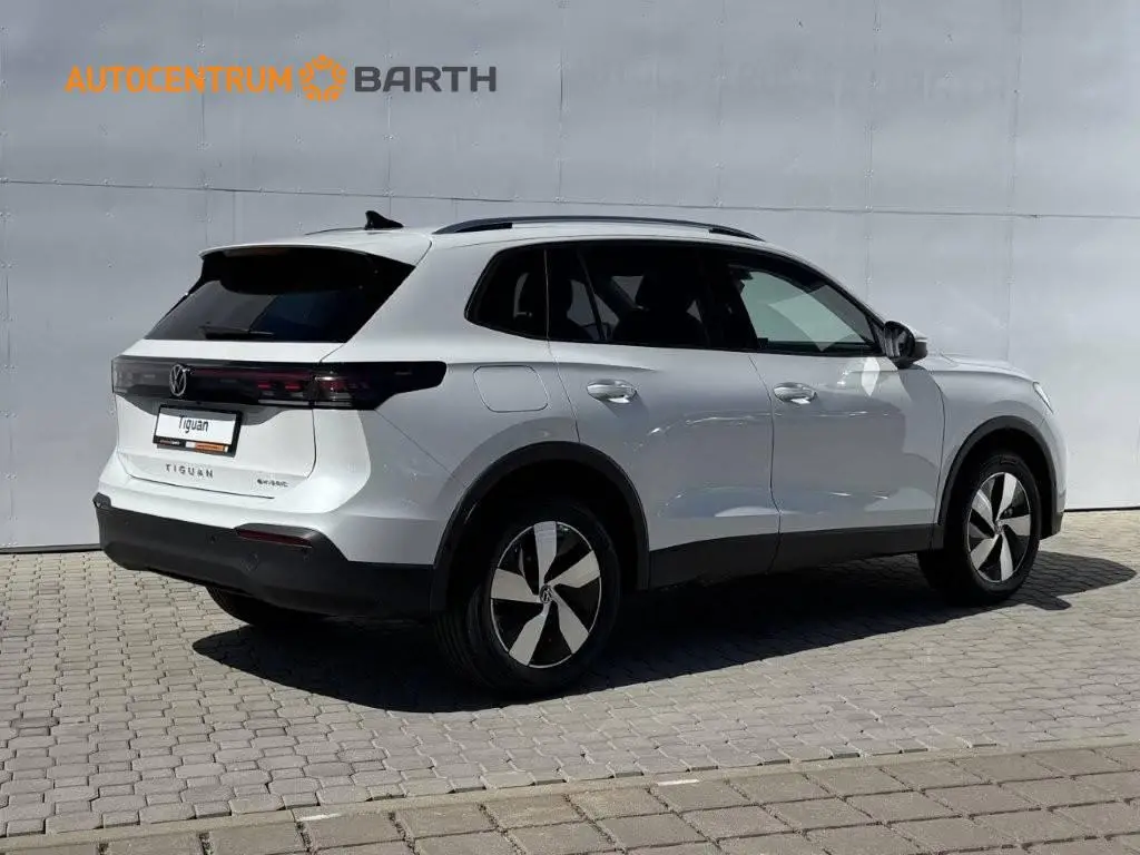 Volkswagen Tiguan People eHybrid 6DSG 1,5TSi / 110kW