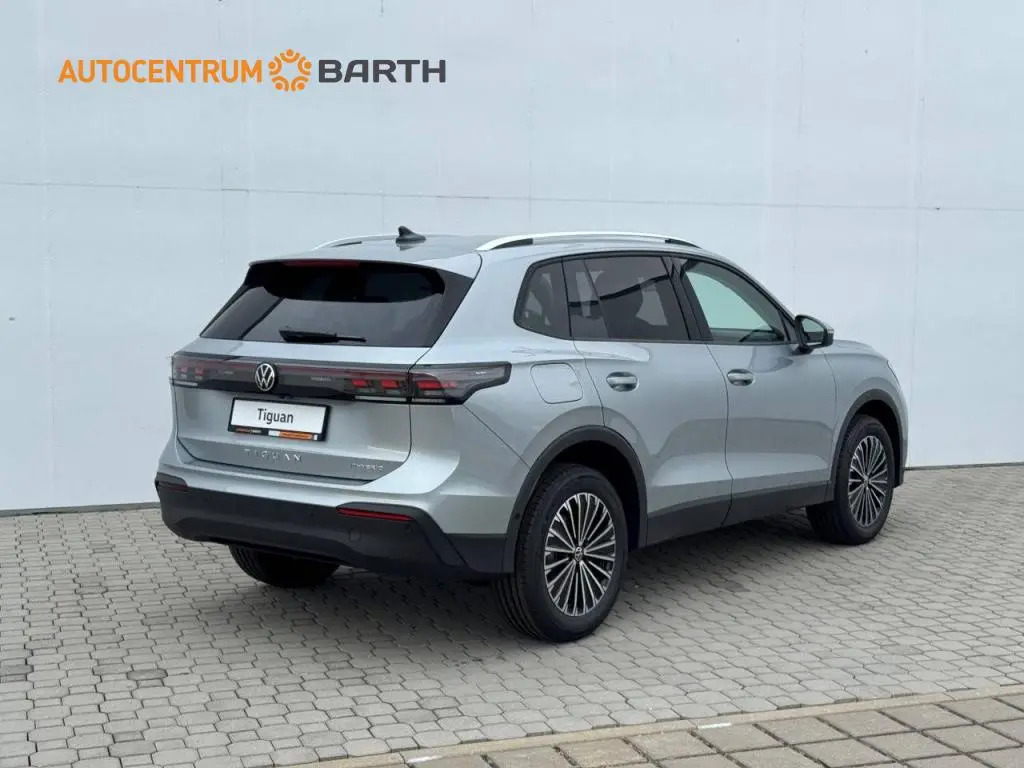 Volkswagen Tiguan People eHybrid 6DSG 1,5TSi / 110kW