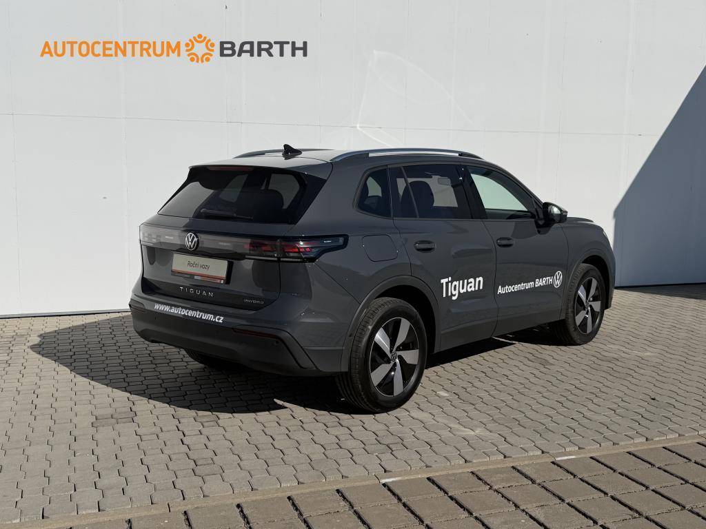 Volkswagen Tiguan People PHEV 19,7kWh  1,5TSi / 110kW