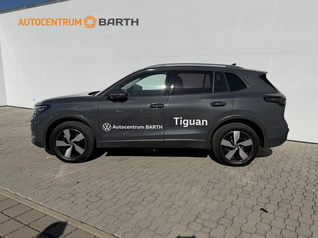 Volkswagen Tiguan People PHEV 19,7kWh  1,5TSi / 110kW