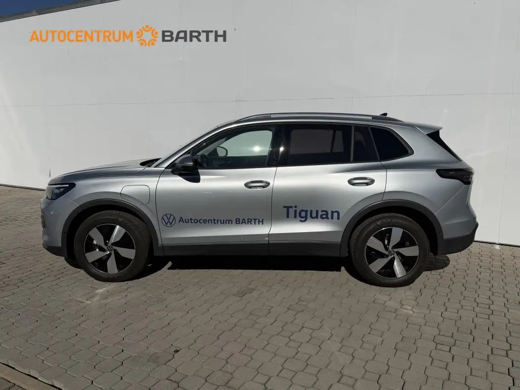 Volkswagen Tiguan People PHEV 19,7kWh  1,5TSi / 110kW