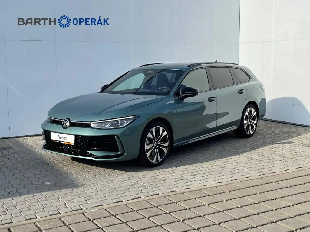 Volkswagen Passat R-Line Family 7DSG 2,0TSI / 150kW