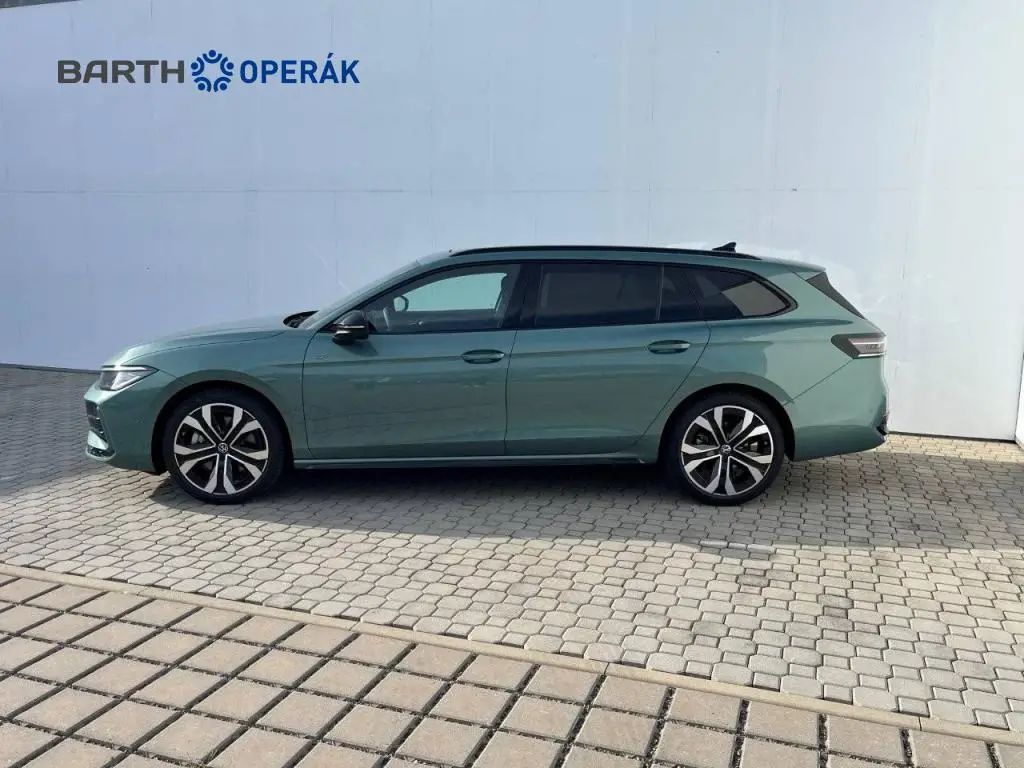 Volkswagen Passat R-Line Family 7DSG 2,0TSI / 150kW