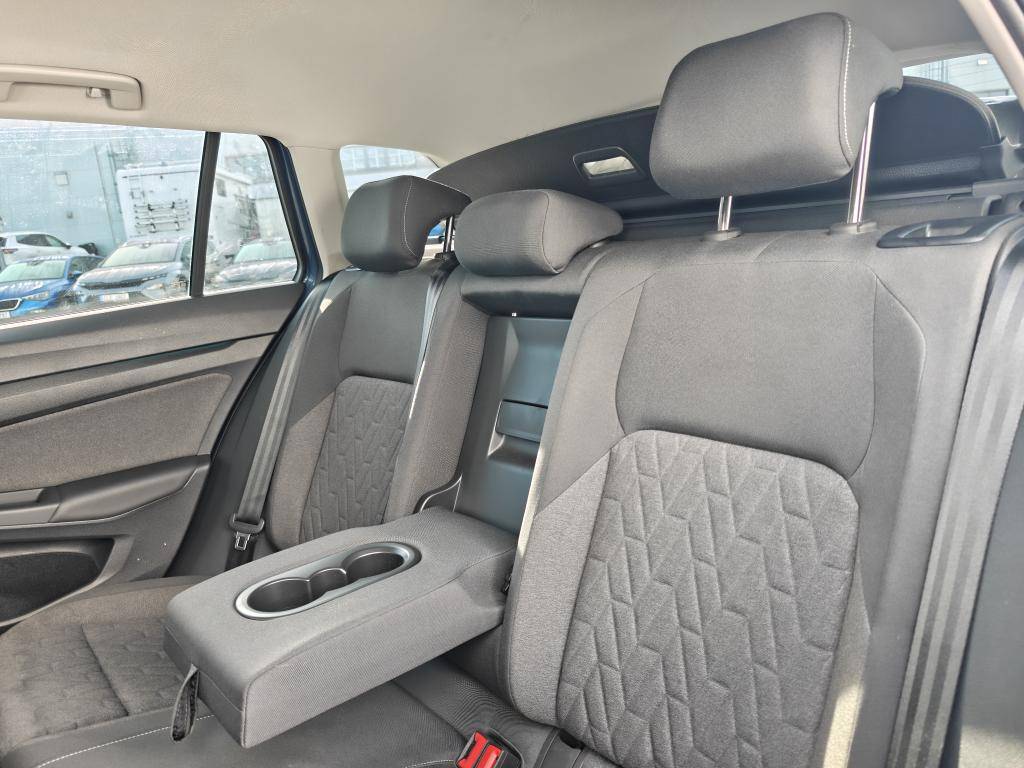 Volkswagen Golf Variant People 7DSG mHEV 1,5eTSI / 85kW