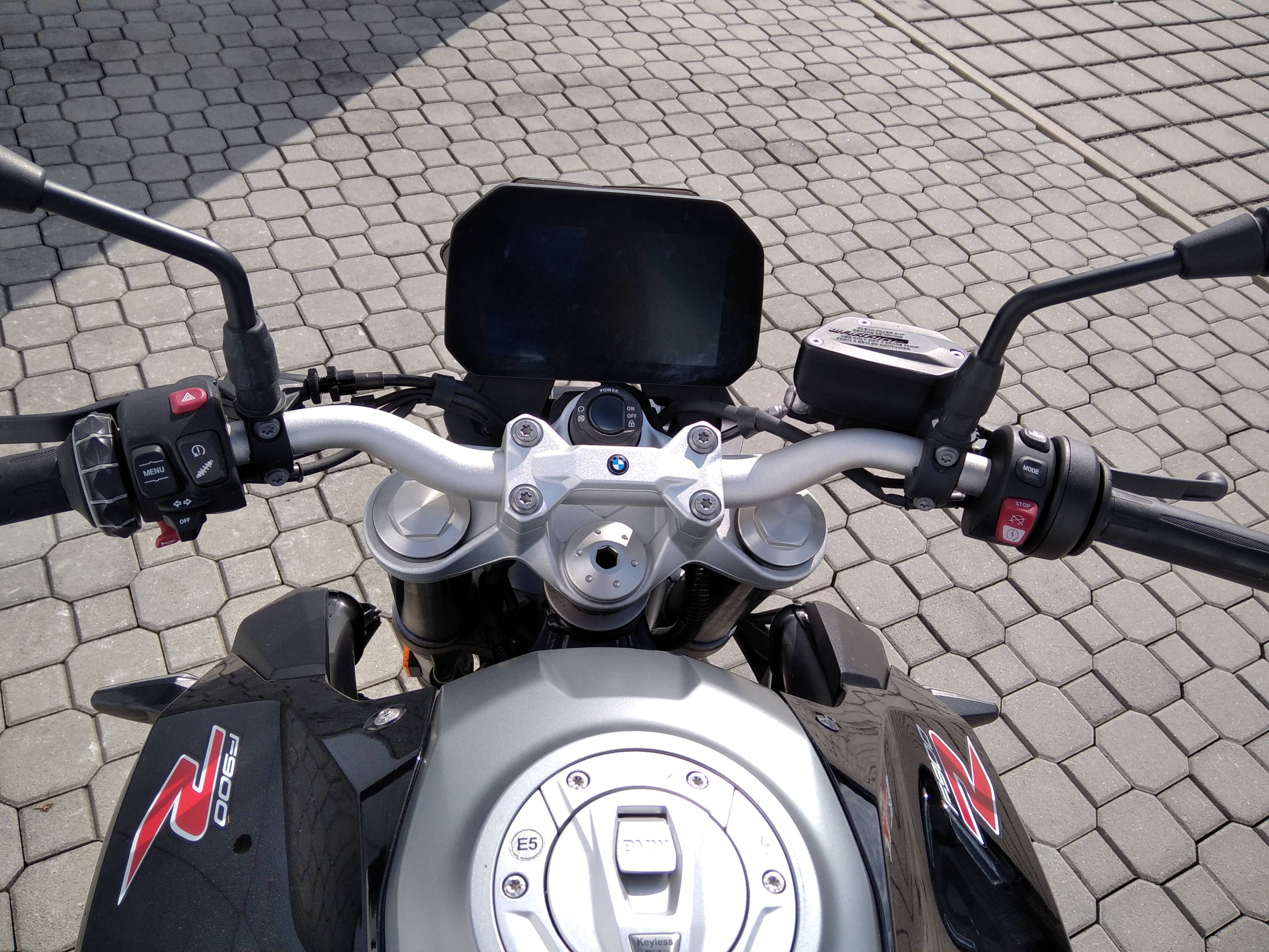 BMW Motorrad F 900 R  / 77kW