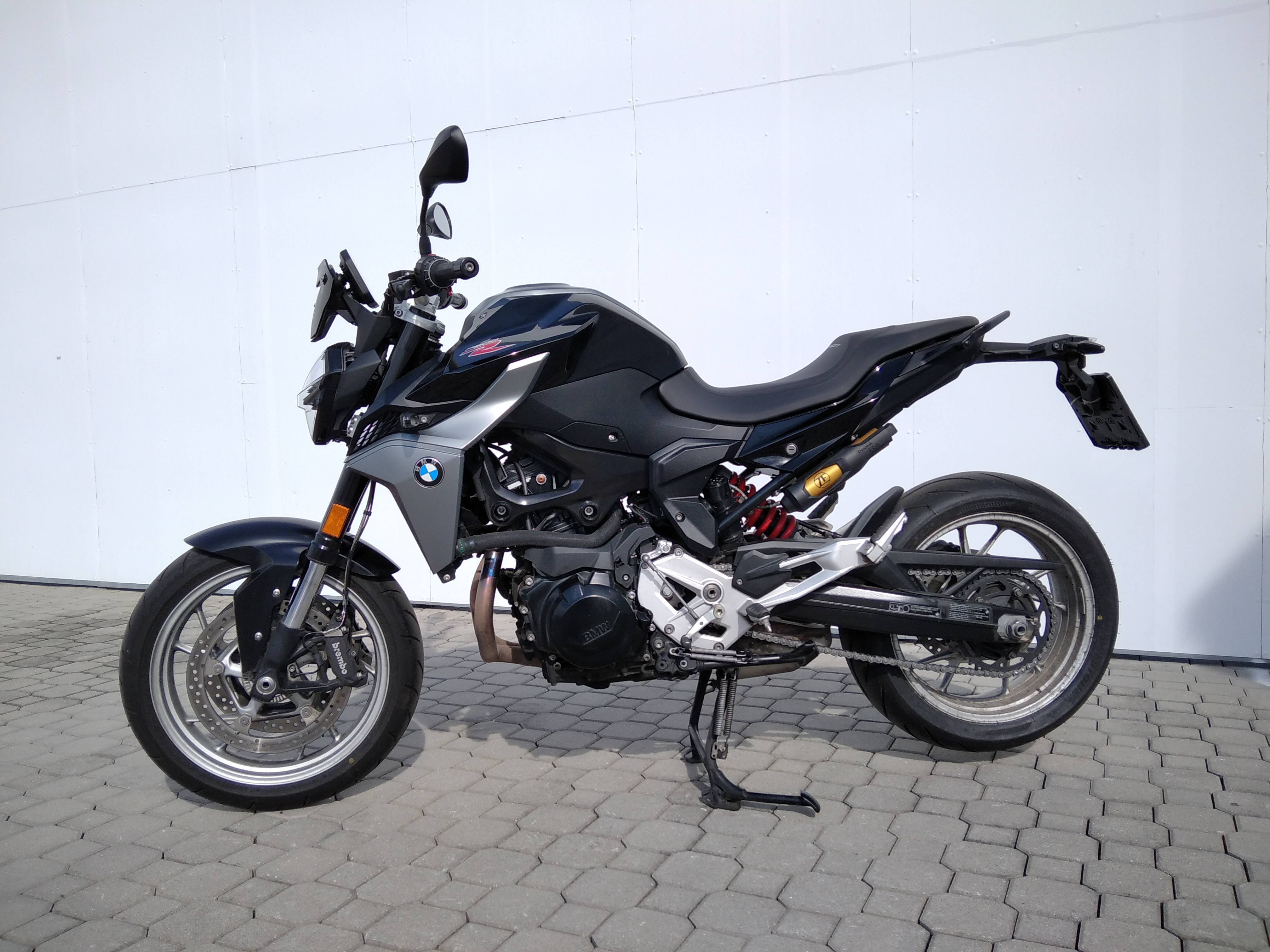 BMW Motorrad F 900 R  / 77kW