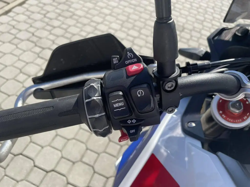 BMW Motorrad F 900 GS  / 77kW