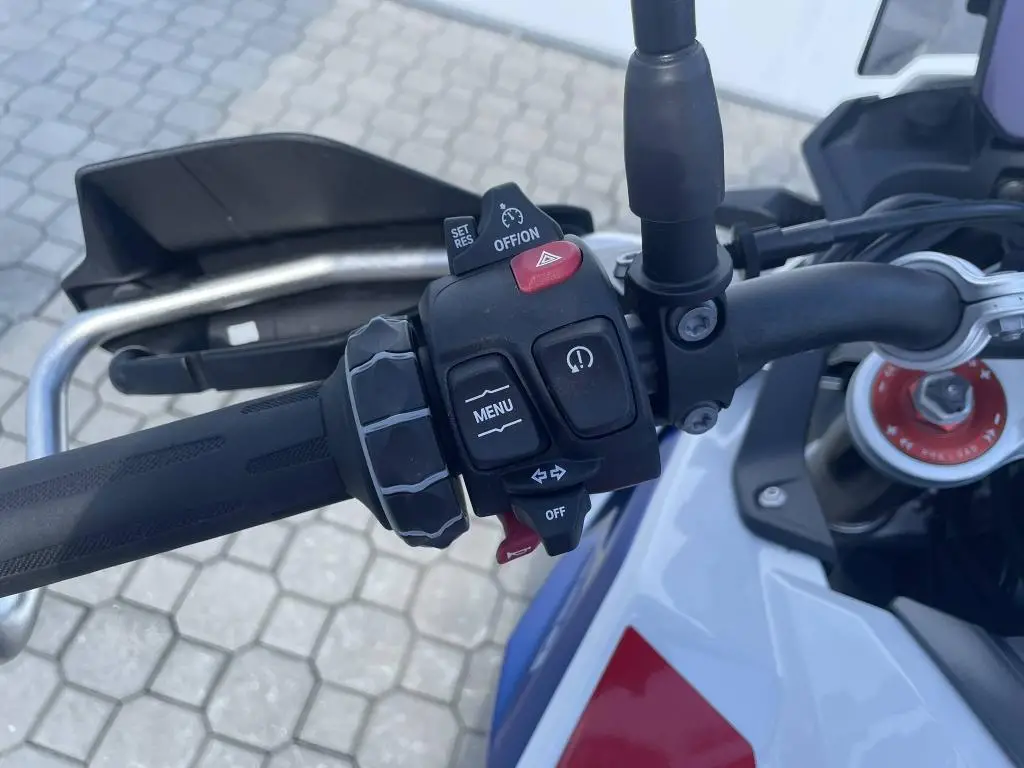 BMW Motorrad F 900 GS  / 77kW