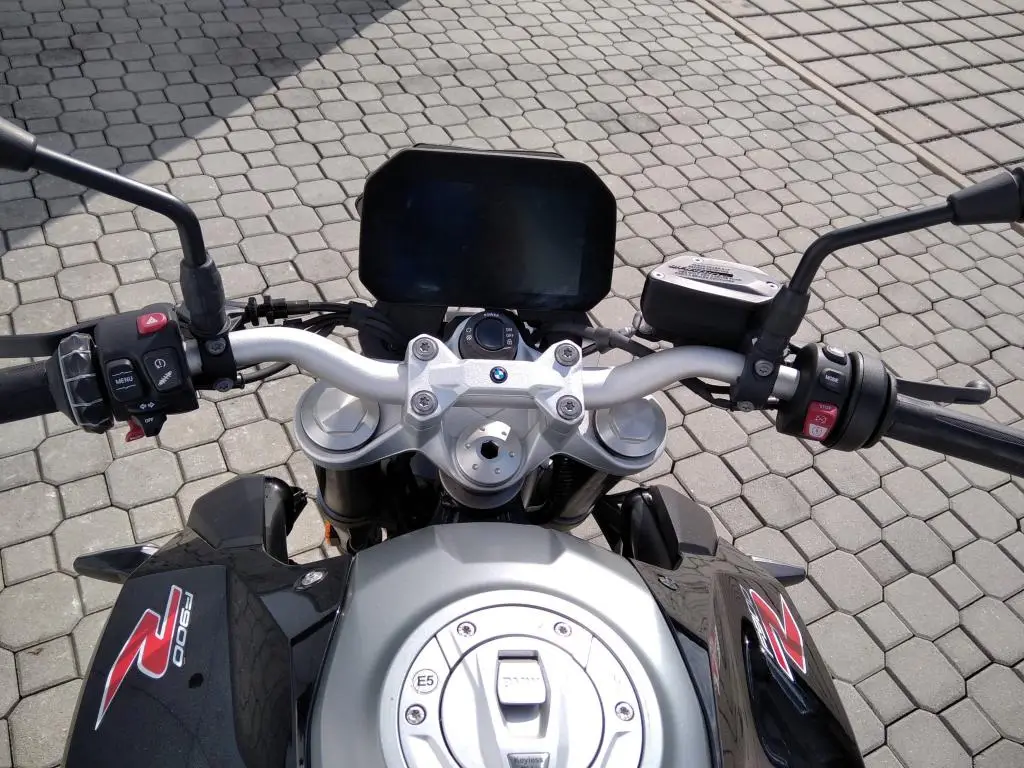 BMW Motorrad F 900 R  / 77kW
