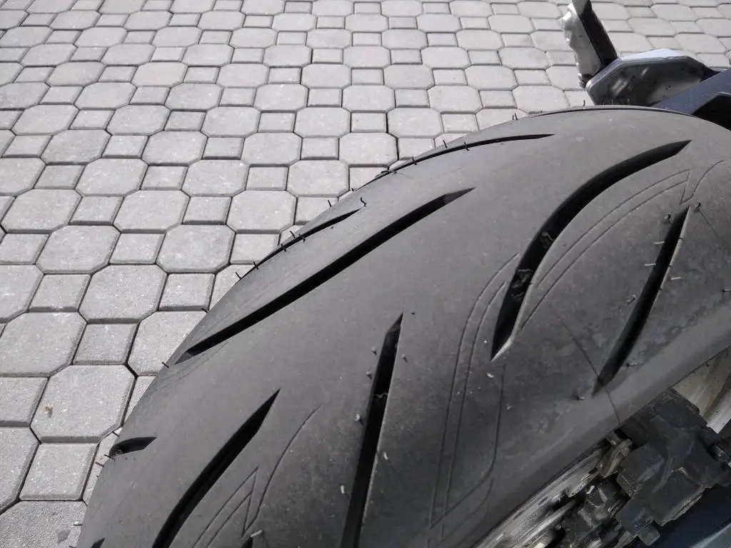BMW Motorrad F 900 R  / 77kW