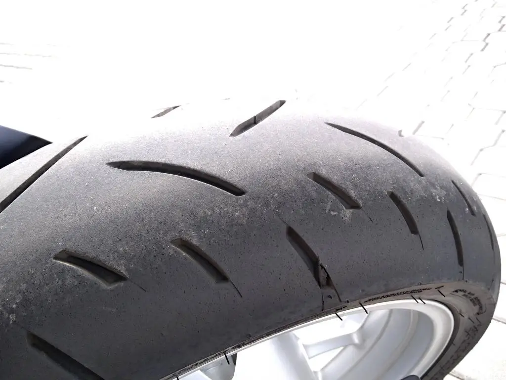 BMW Motorrad F 900 R  / 77kW