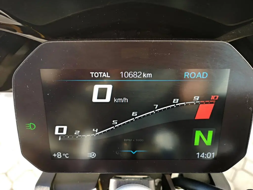 BMW Motorrad F 900 R  / 77kW