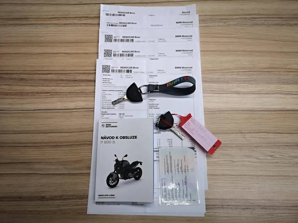 BMW Motorrad F 900 R  / 77kW