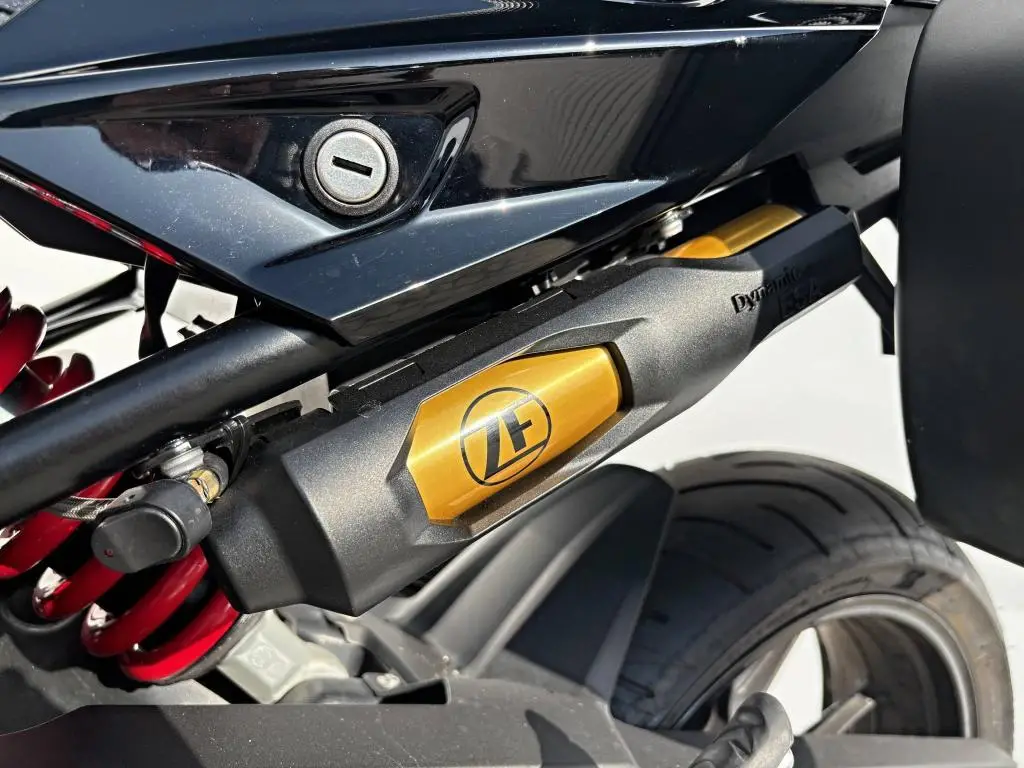 BMW Motorrad F 900 XR  / 77kW