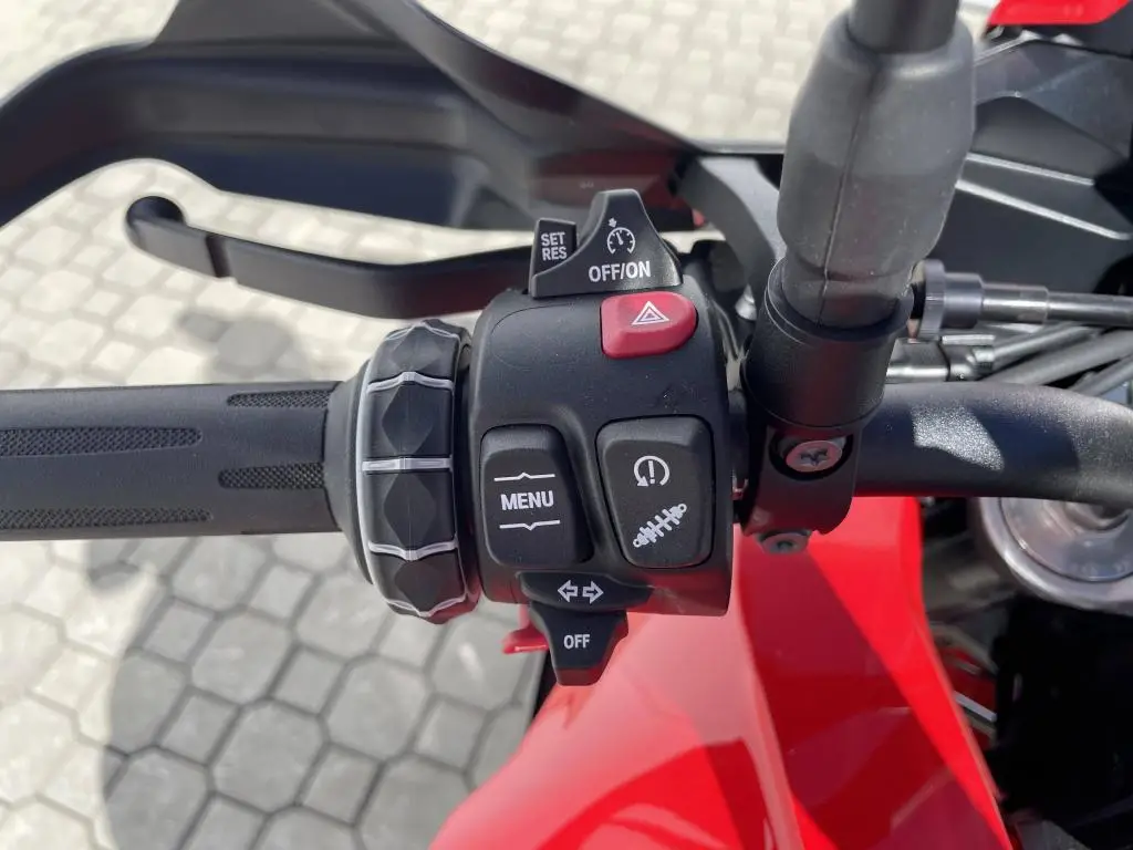 BMW Motorrad F 900 XR  / 77kW