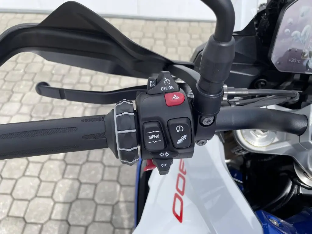 BMW Motorrad F 900 XR  / 77kW