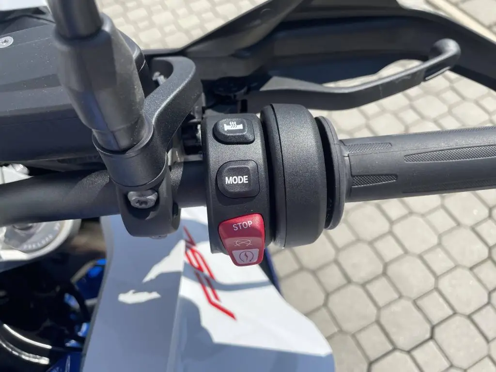 BMW Motorrad F 900 XR  / 77kW