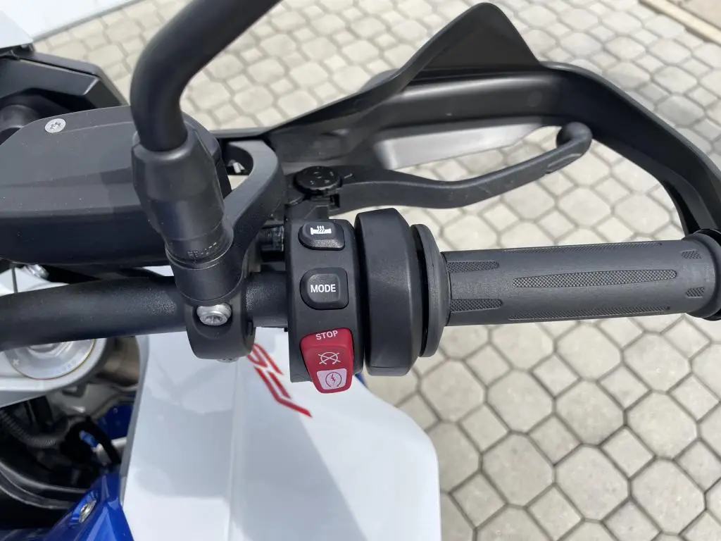 BMW Motorrad F 900 XR  / 77kW