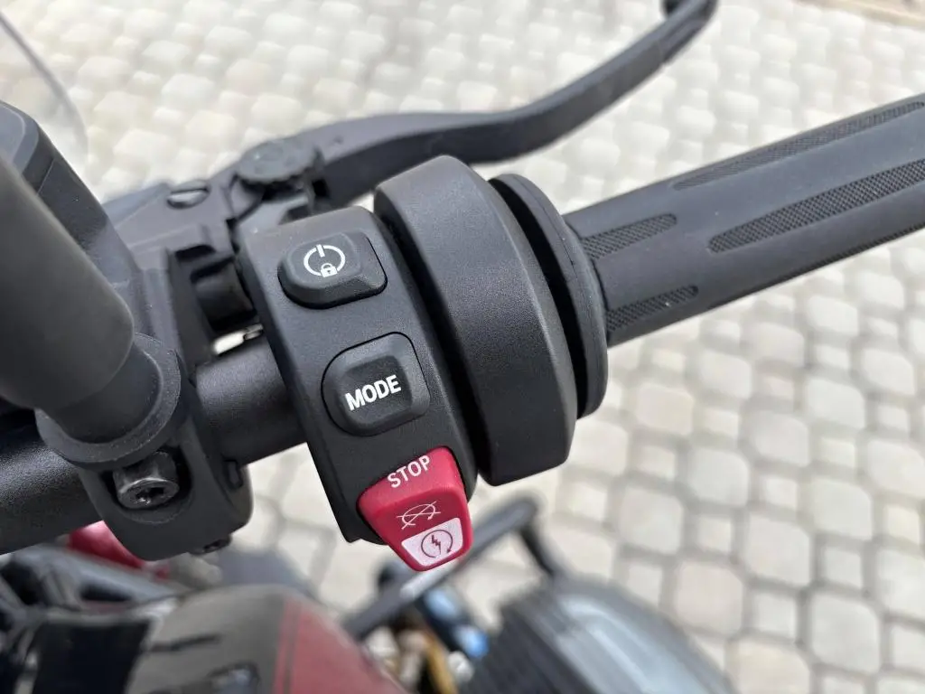 BMW Motorrad R 12  / 70kW