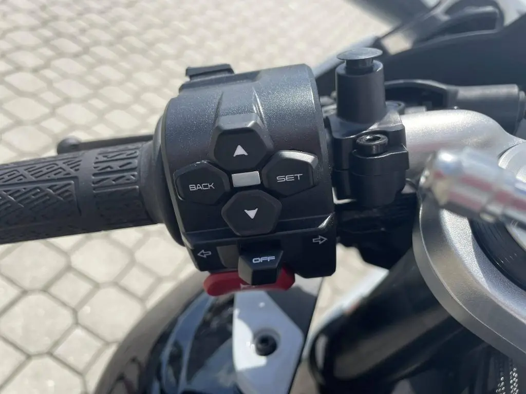 CFMOTO 675SR-R  / 66kW