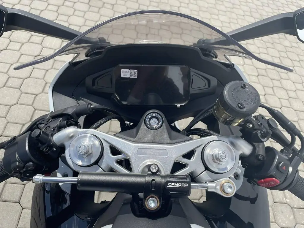 CFMOTO 675SR-R  / 66kW