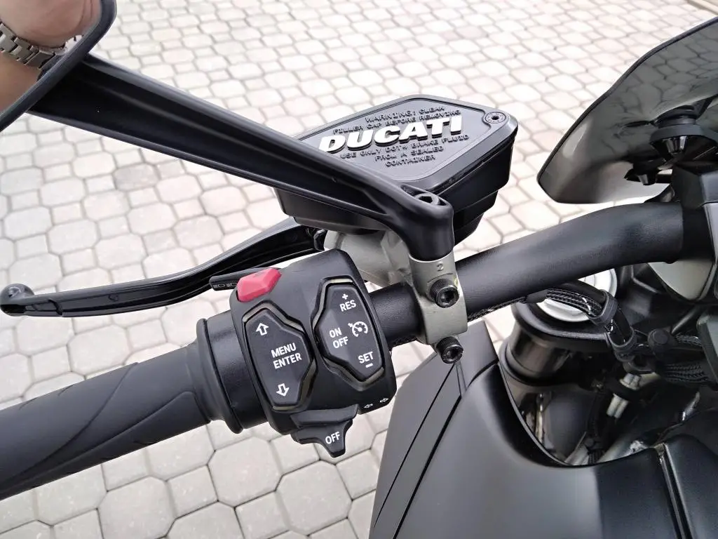 DUCATI Diavel 1260 S  / 117kW