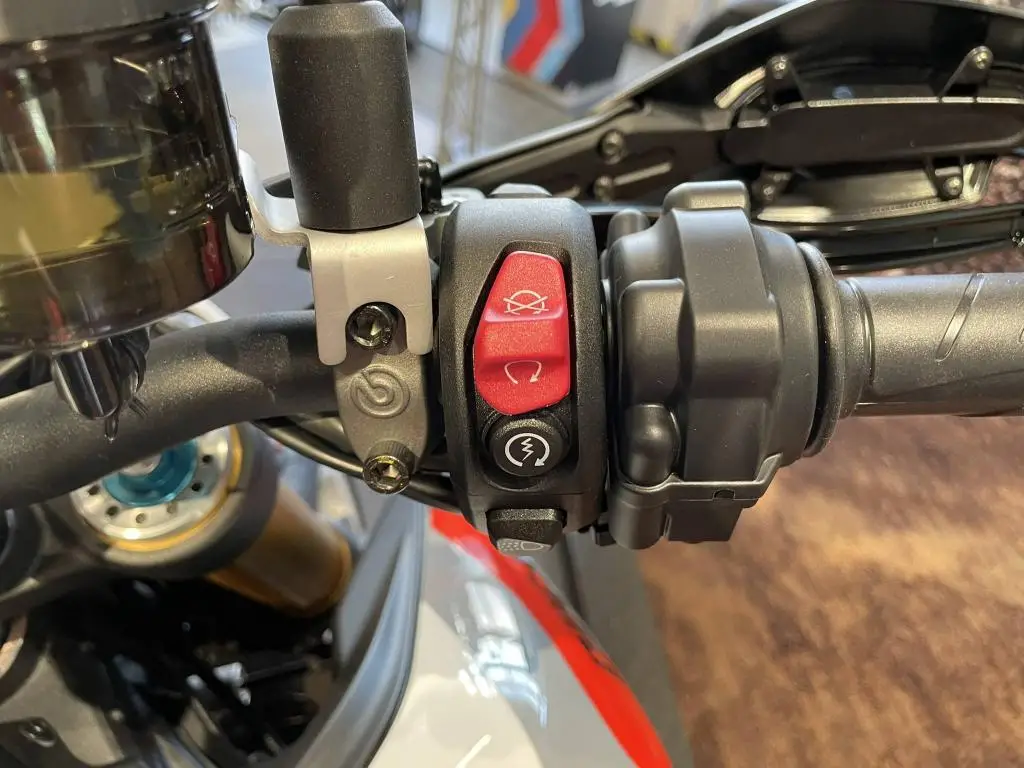 DUCATI Hypermotard V2 SP EU5+  / 88kW