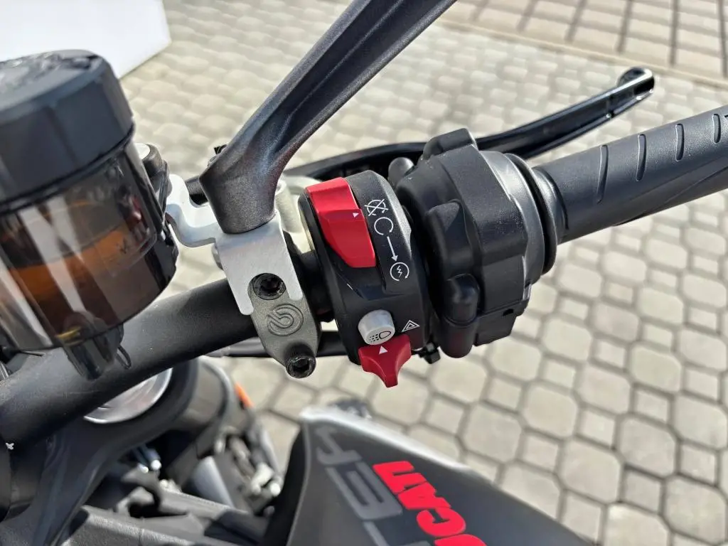 DUCATI Monster+  / 82kW