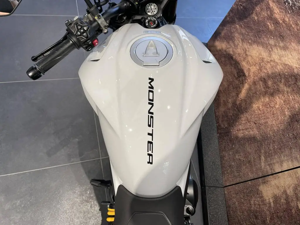 DUCATI Monster EU5+  / 82kW