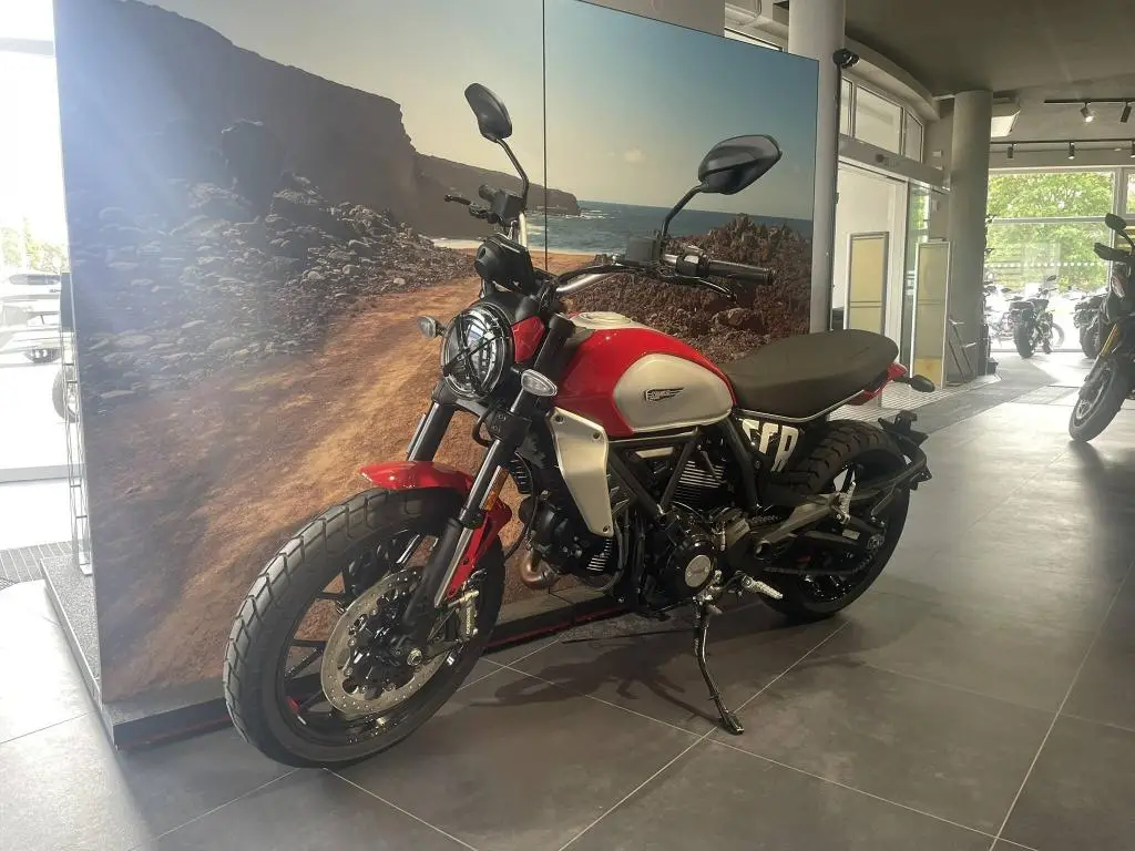 DUCATI Scrambler Icon EU5+  / 54kW