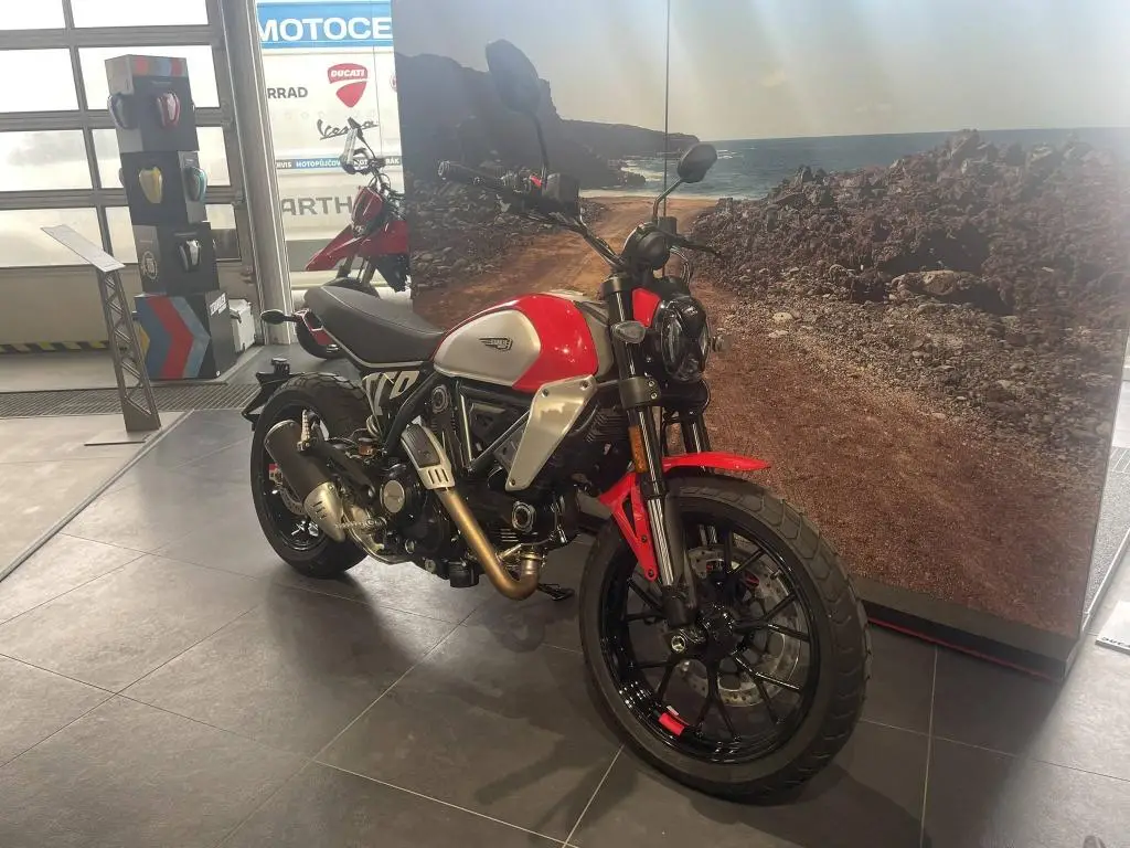 DUCATI Scrambler Icon EU5+  / 54kW