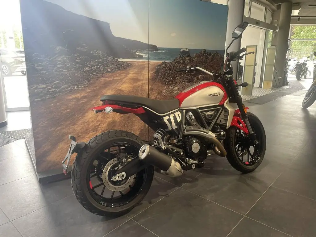 DUCATI Scrambler Icon EU5+  / 54kW