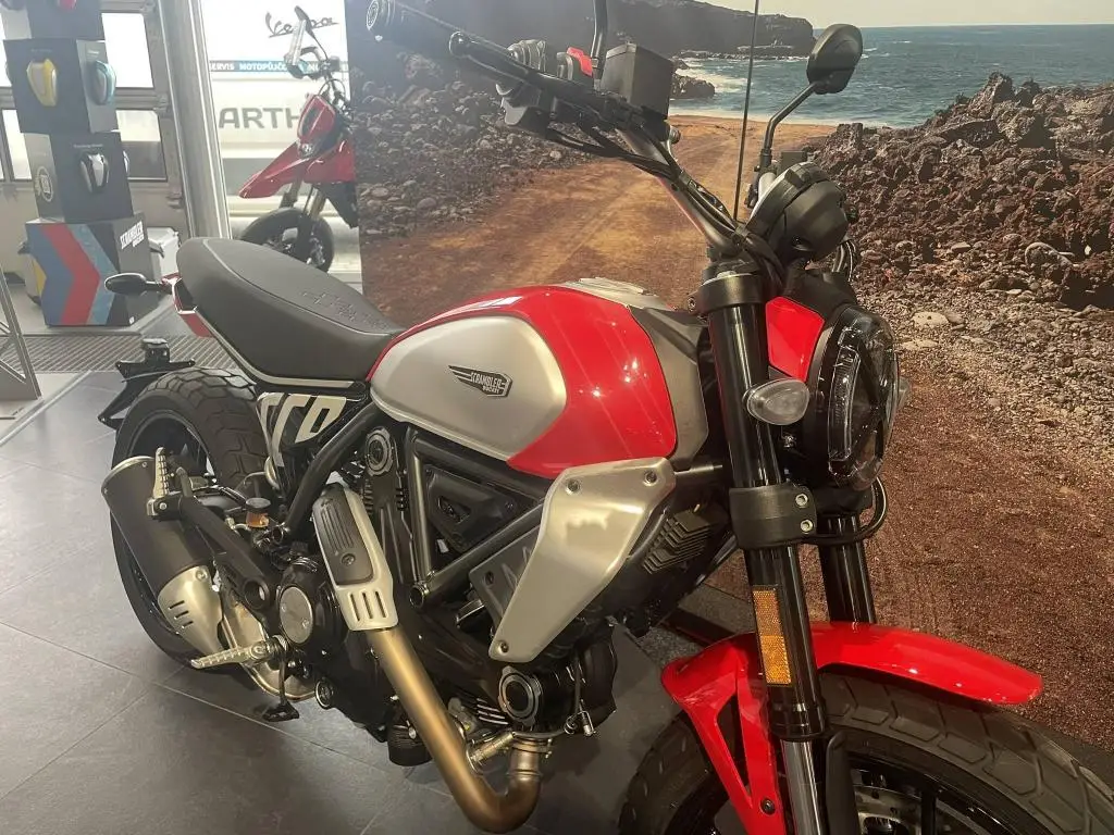 DUCATI Scrambler Icon EU5+  / 54kW