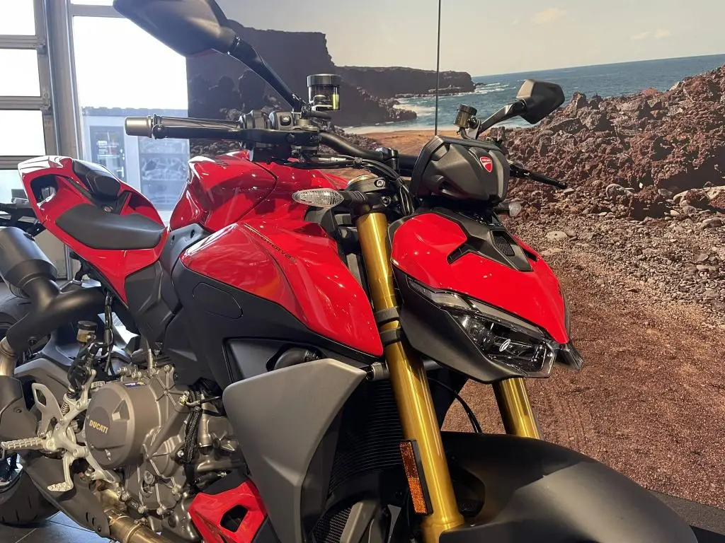 DUCATI Streetfighter V2 S EU5+  / 88kW