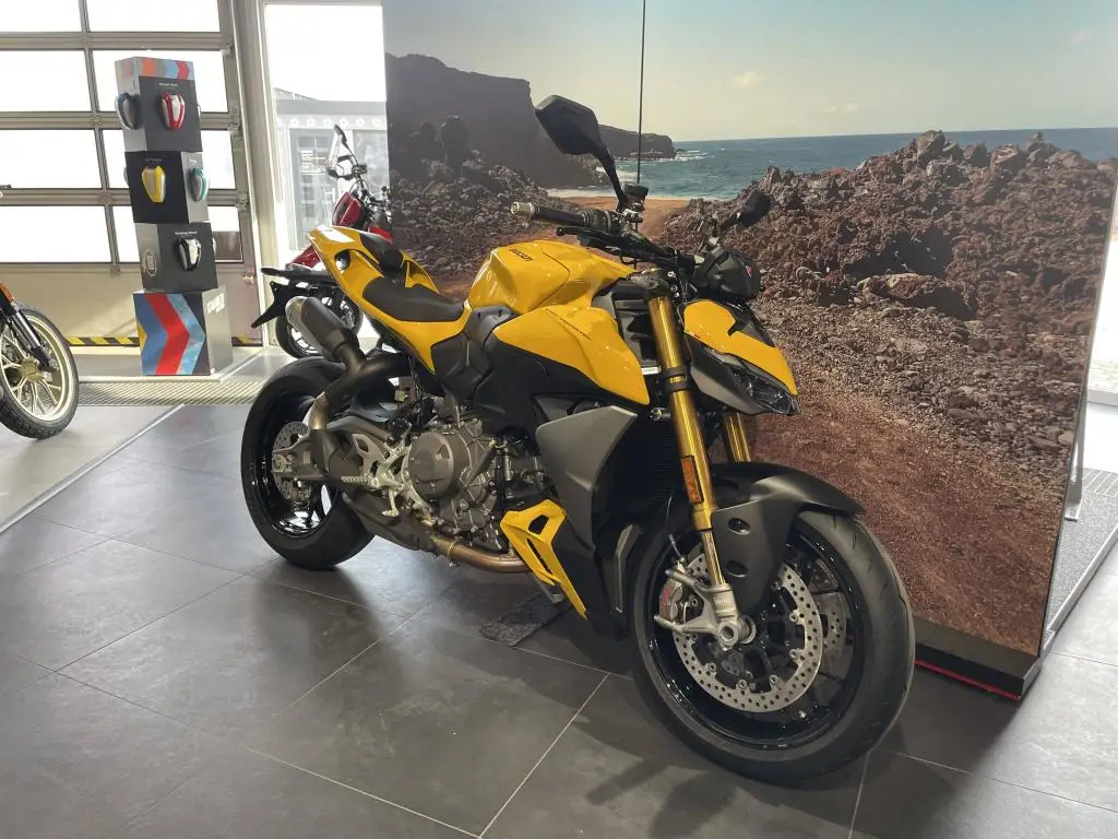 DUCATI Streetfighter V2 S EU5+  / 88kW