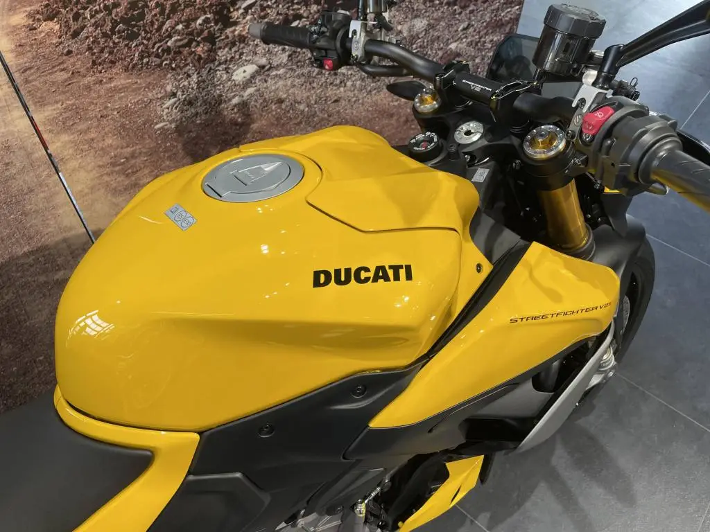 DUCATI Streetfighter V2 S EU5+  / 88kW