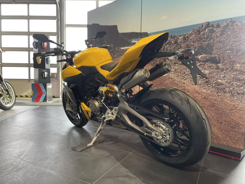 DUCATI Streetfighter V2 S EU5+  / 88kW