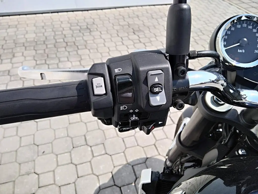 Kawasaki Z900RS  / 82kW