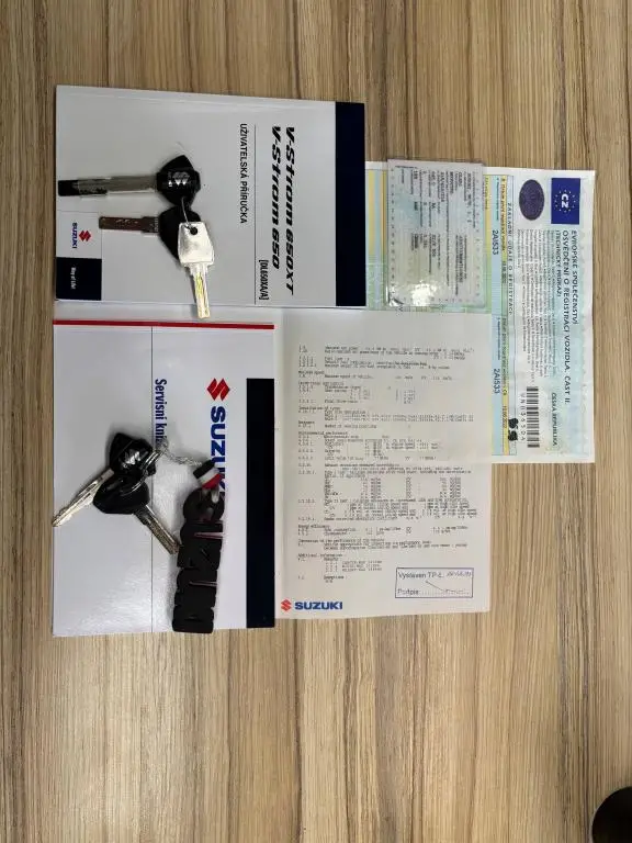 Suzuki DL 650 V-Strom  / 52kW