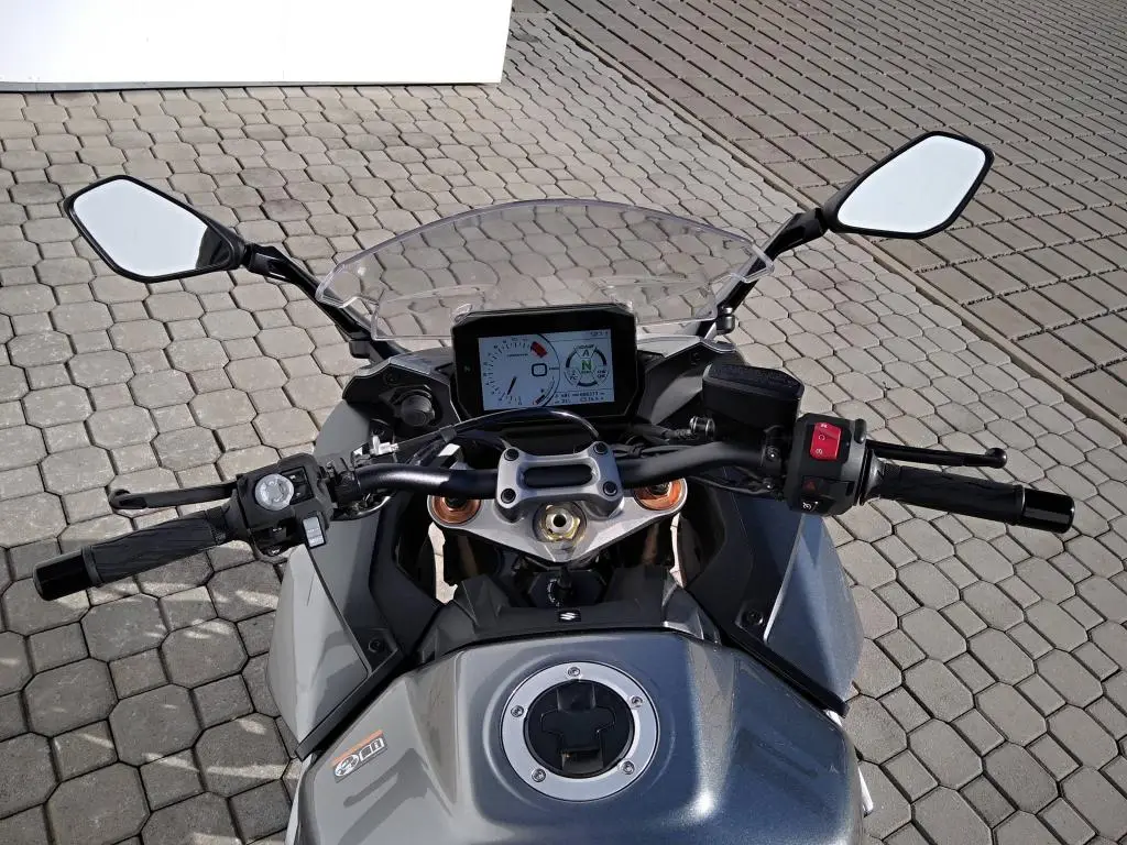 Suzuki GSX-S1000GT  / 112kW