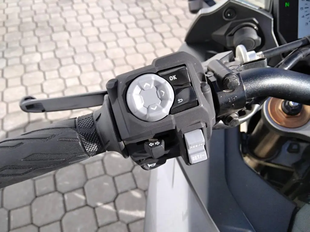 Suzuki GSX-S1000GT  / 112kW