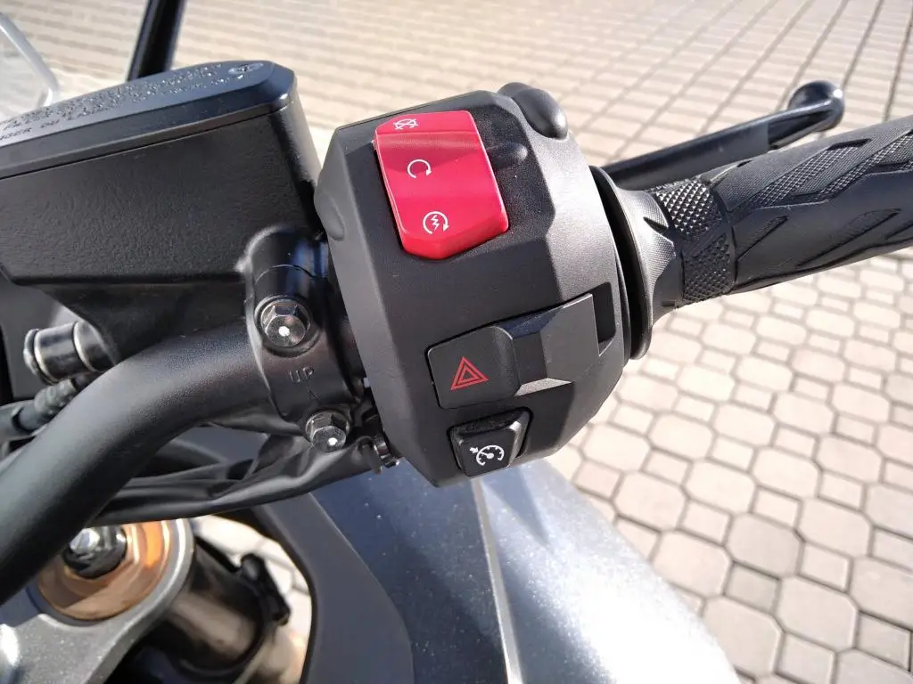 Suzuki GSX-S1000GT  / 112kW