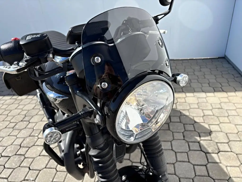 Triumph Bonneville T120  / 59kW