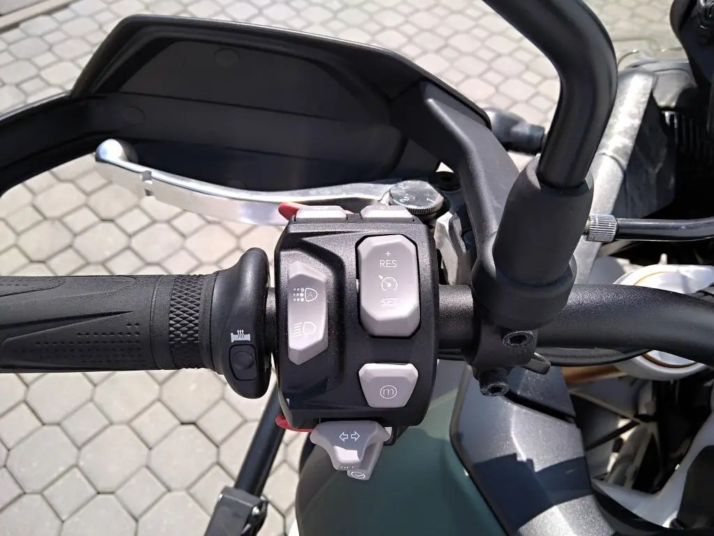 Triumph Tiger 900 Rally Pro   / 79kW