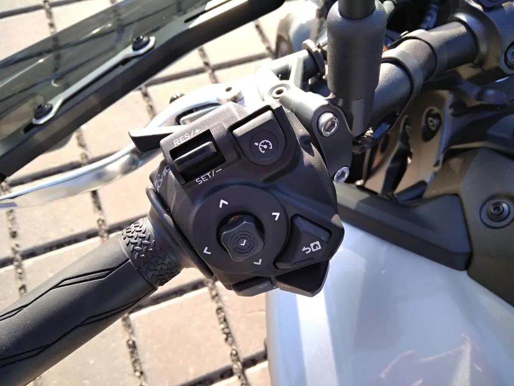 Yamaha MT-09 SP  / 87kW