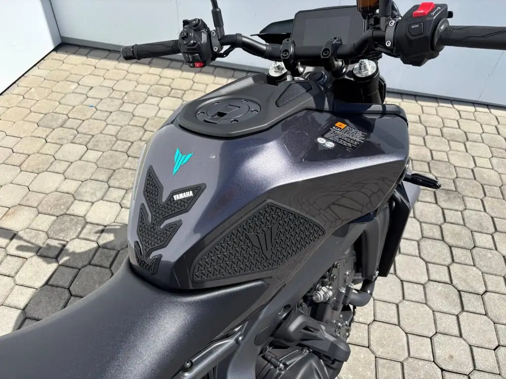 Yamaha MT-09 Y-AMT  / 87kW