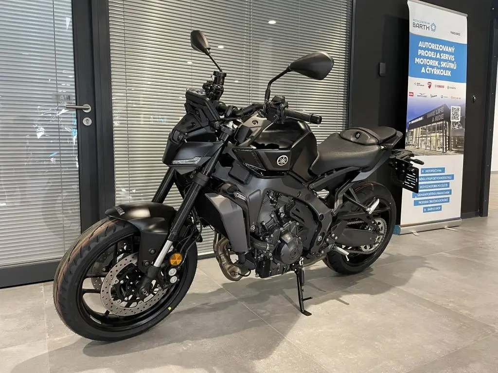 Yamaha MT-09 Y-AMT  / 87kW