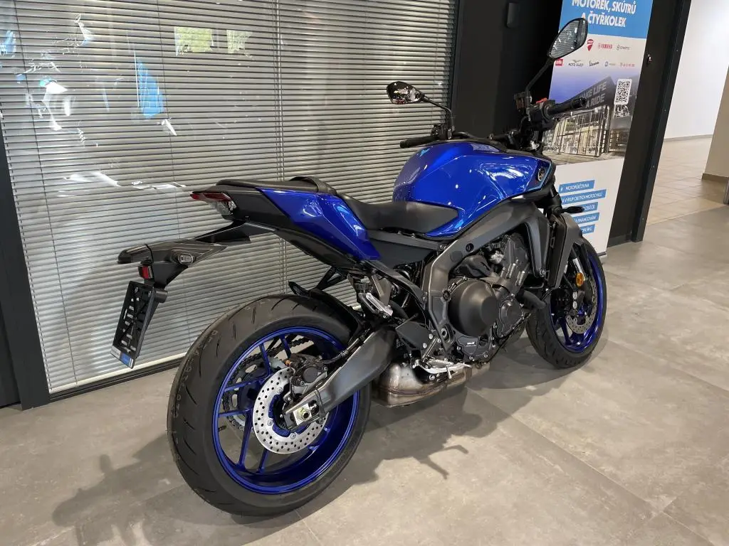 Yamaha MT-09 Y-AMT  / 87kW