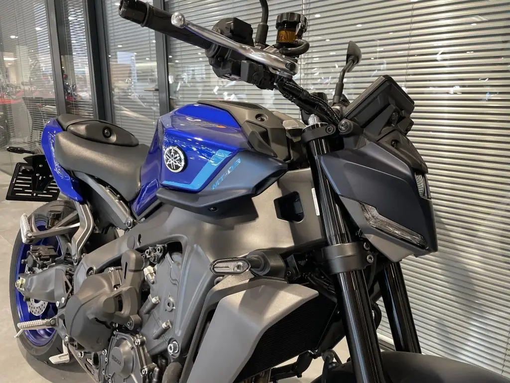 Yamaha MT-09 Y-AMT  / 87kW